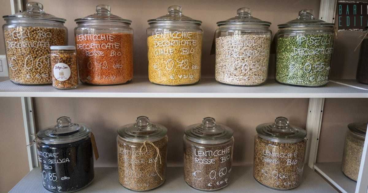Merce sfusa e niente imballaggio, sono i negozi "zero waste": �Ma a Bari non decollano�